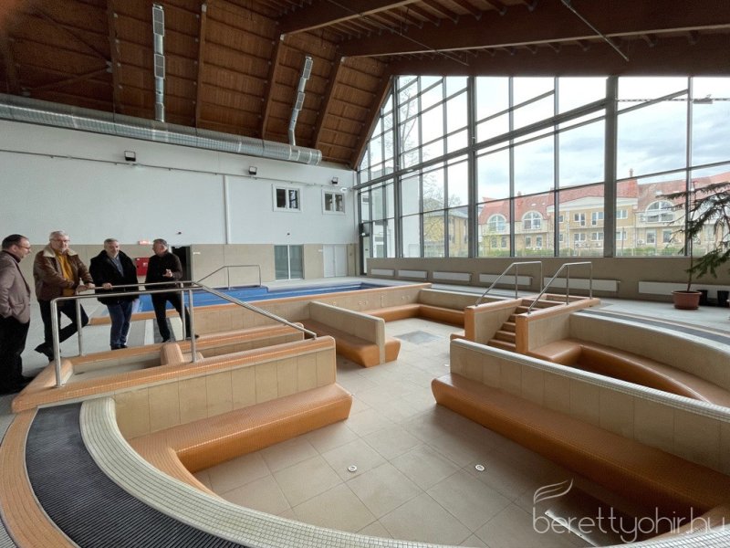 ne_elj_uveghazban 25